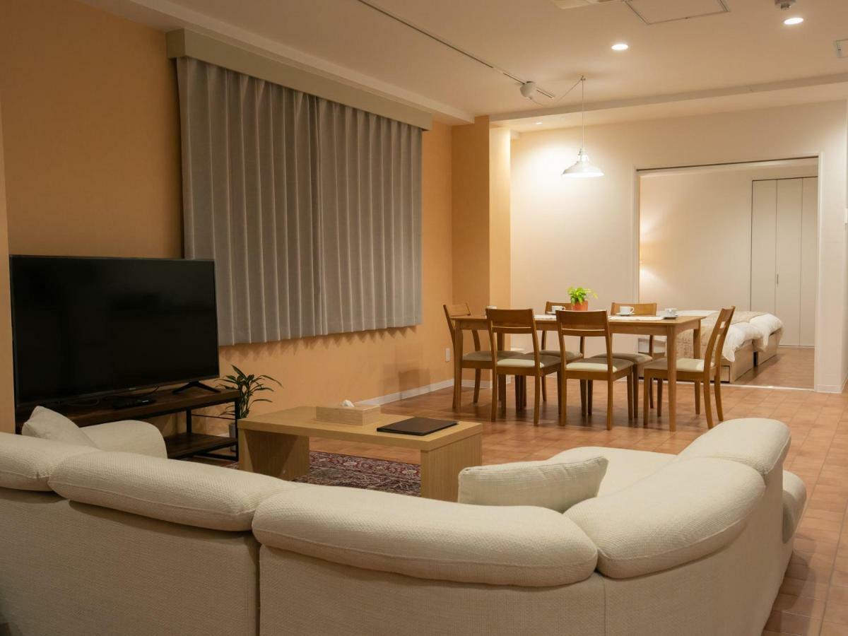 Big Room Guest House Osaka Bagian luar foto