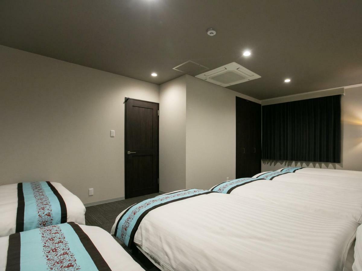 Big Room Guest House Osaka Bagian luar foto